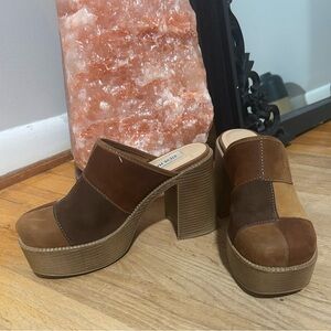 Steve Madden Tan and Brown Platform Mules